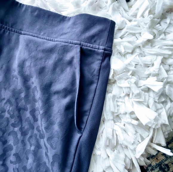 TEXTURED ANKLE PANTS BY ATHLETA 18 NWOT - Picture 3 of 5